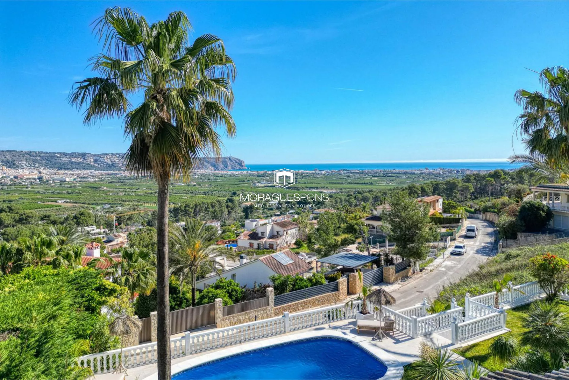 Villa renovada con vistas al mar en Jávea - 5/34