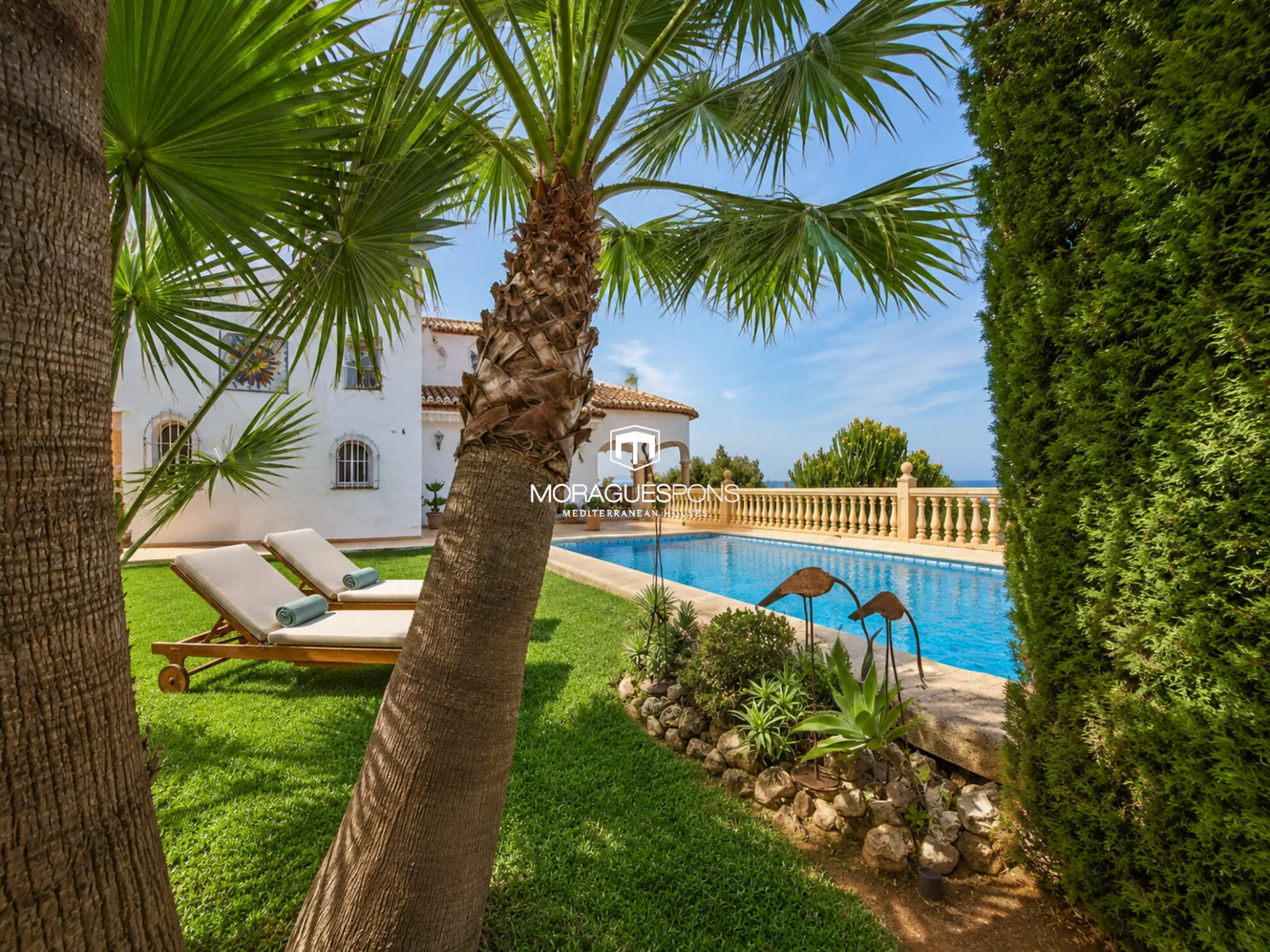 Mediterranean villa with sea views and green area in Jávea - 2/54