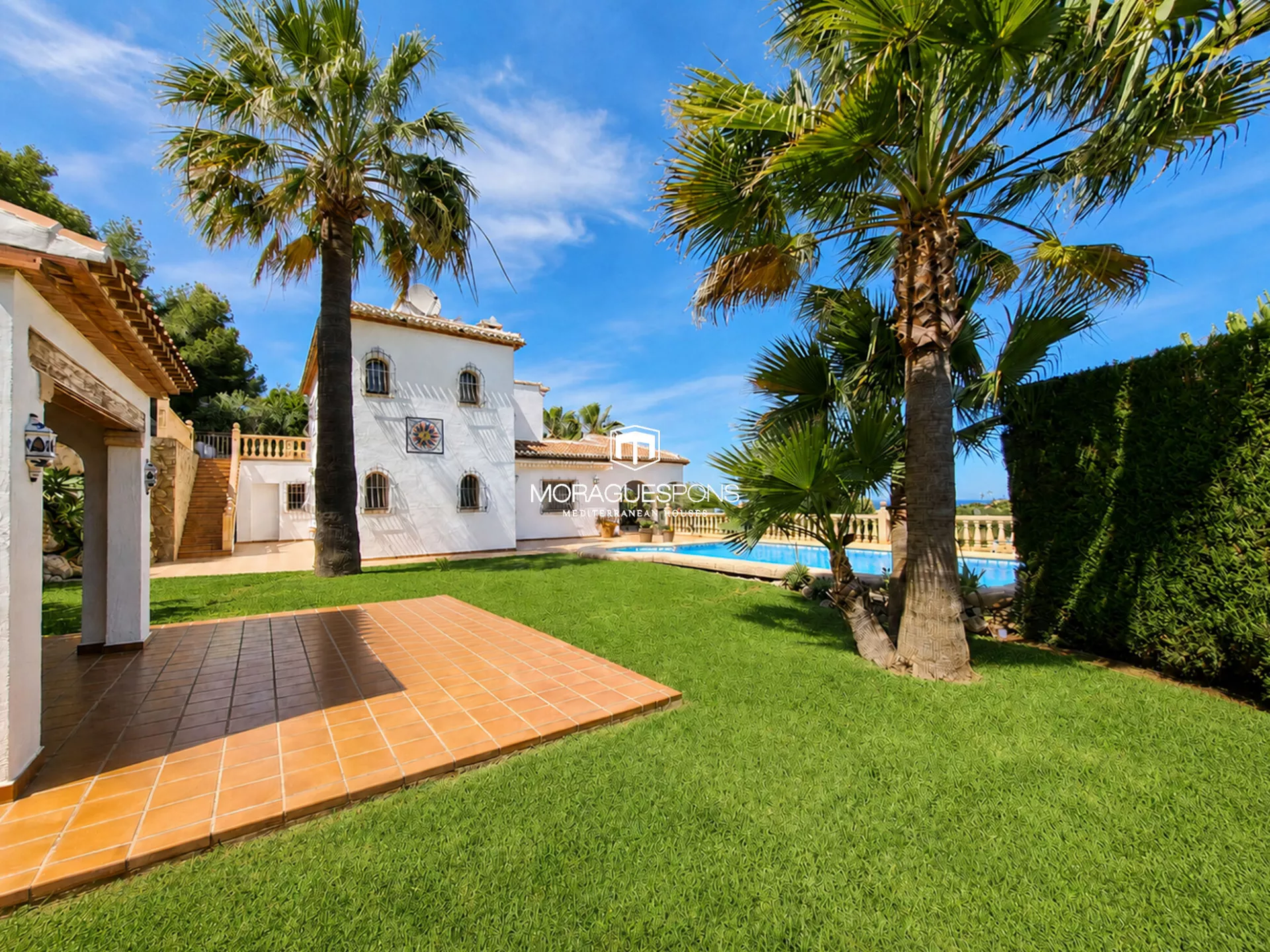 Mediterranean villa with sea views and green area in Jávea - 3/54