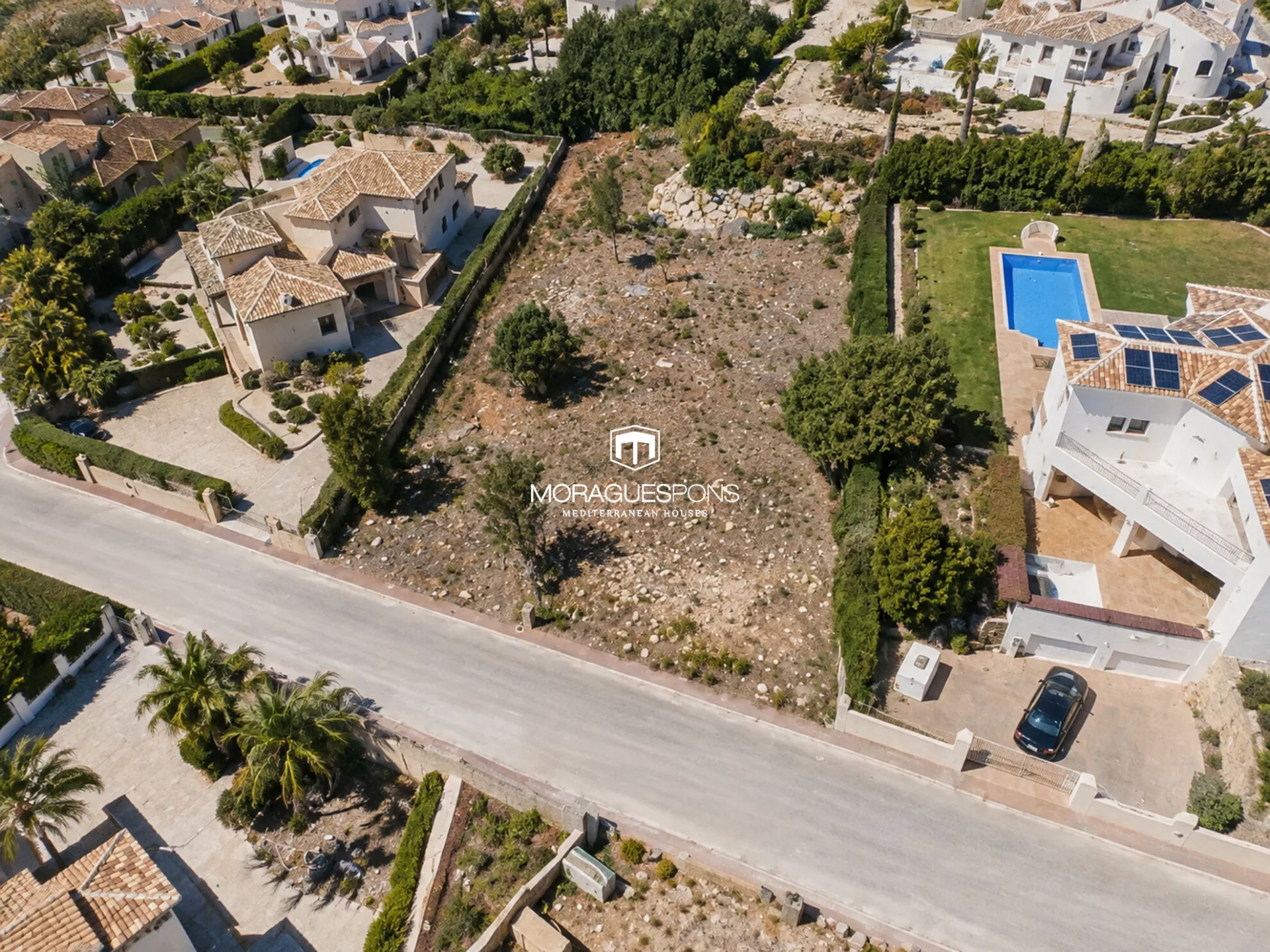 Plot with building licence · Montgó - 1/3