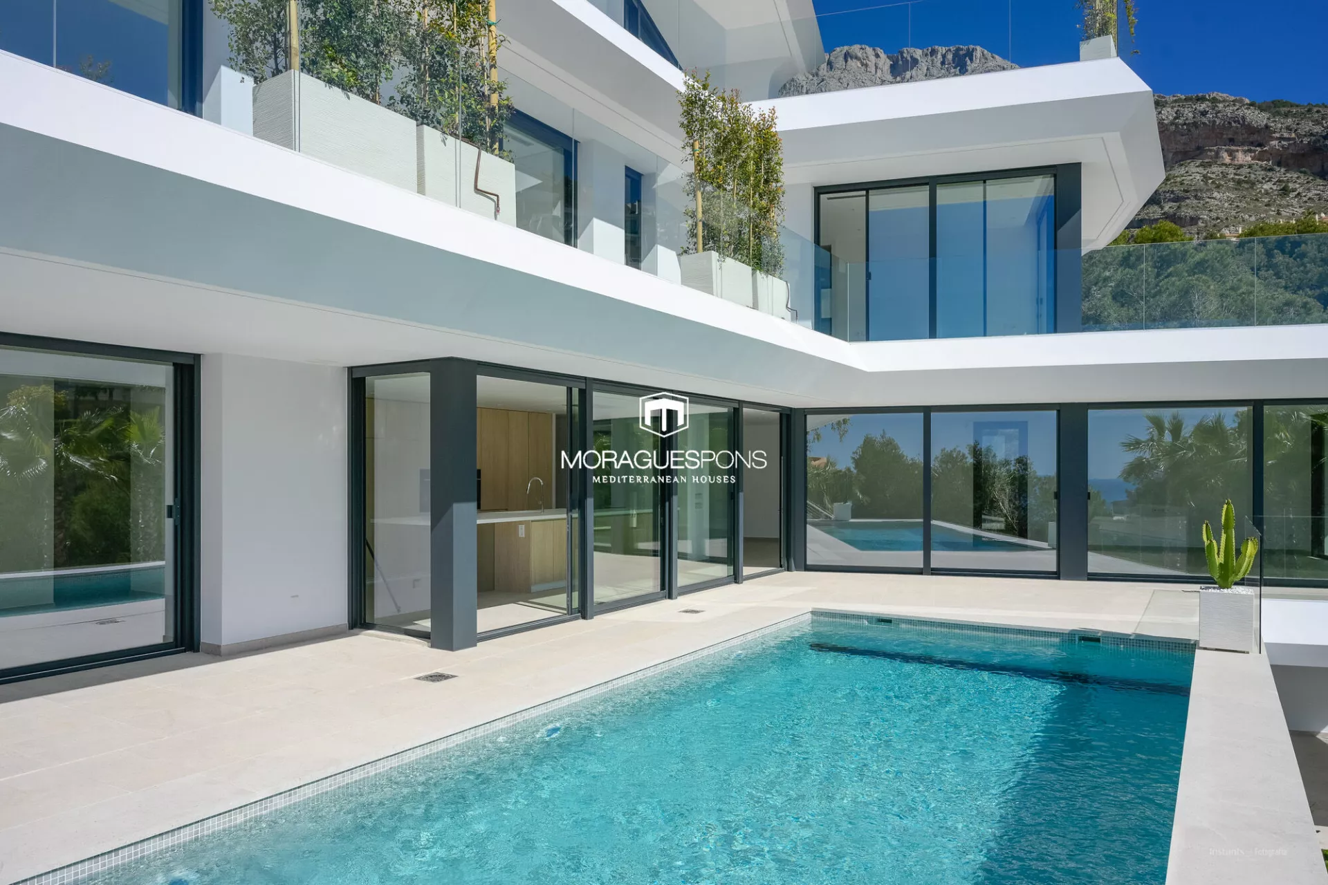 Newly Built Villa with Sea Views in Altea - 2/29