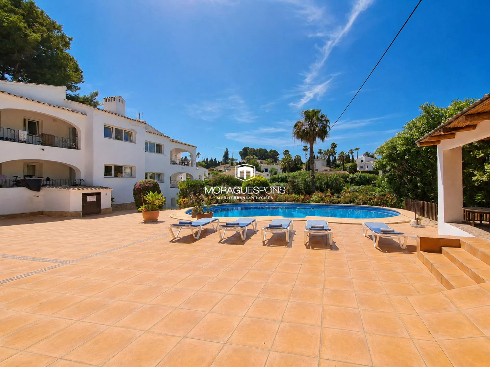 Immobilieninvestition mit 5 Apartments und Pool in Jávea - 2/40
