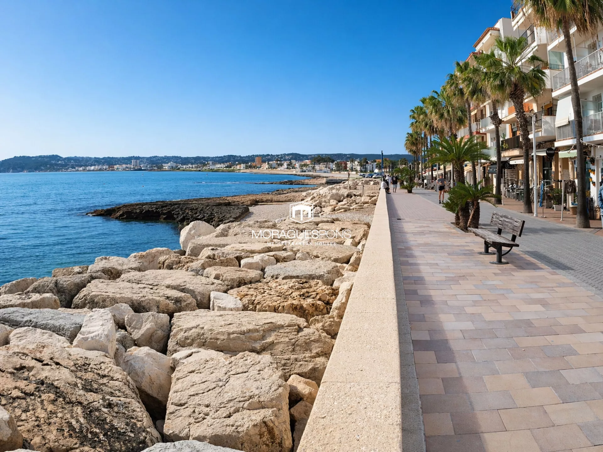 Local commercial à louer au Port de Jávea / Xàbia - 4/12