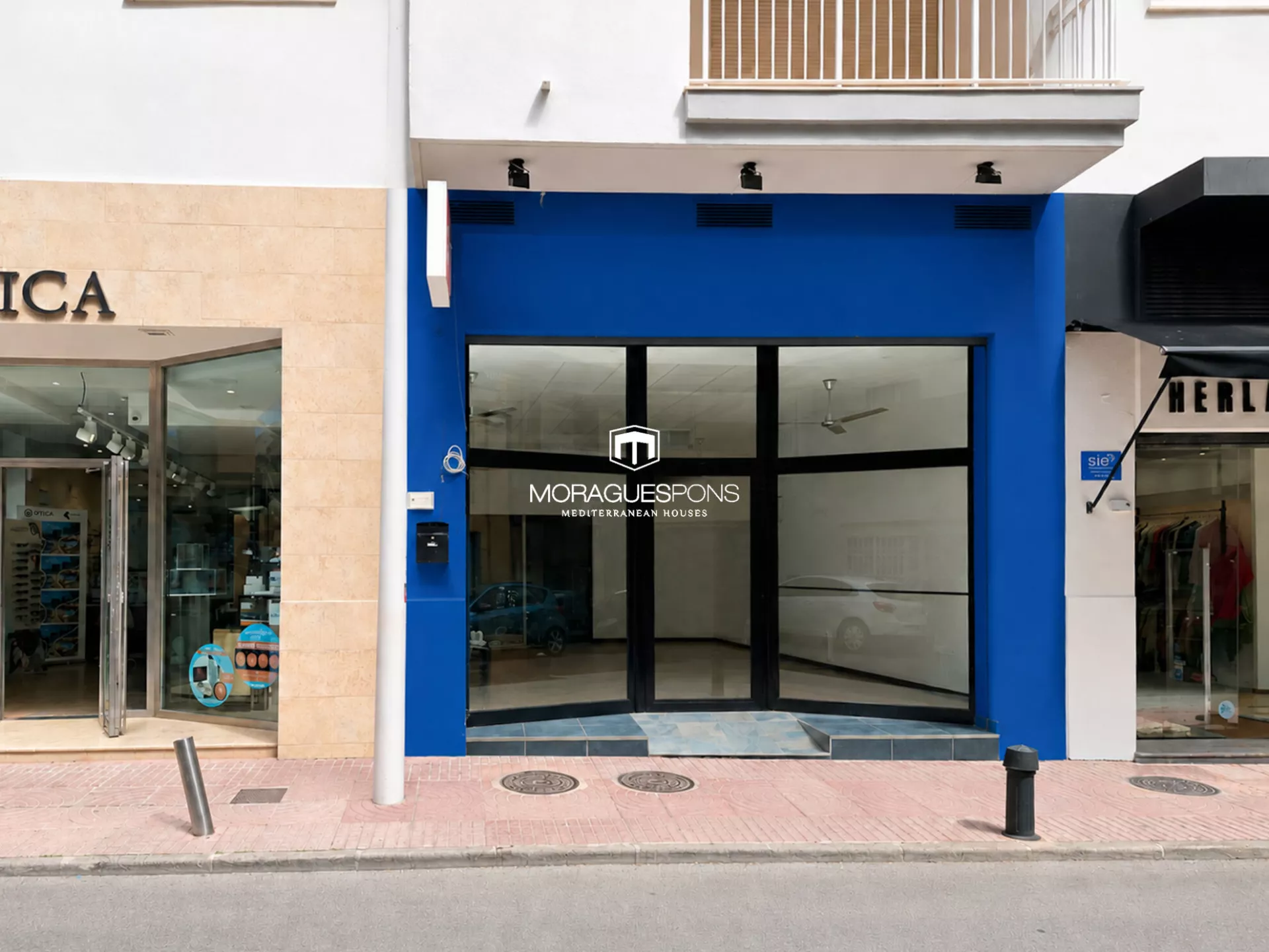 Local commercial avec excellente visibilité dans le Port de Jávea - 2/13