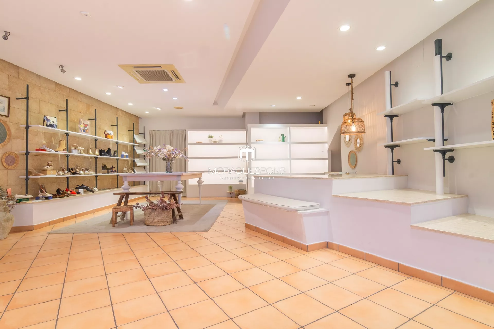 Commercial premises for rent in the historic centre of Jávea - 2/9