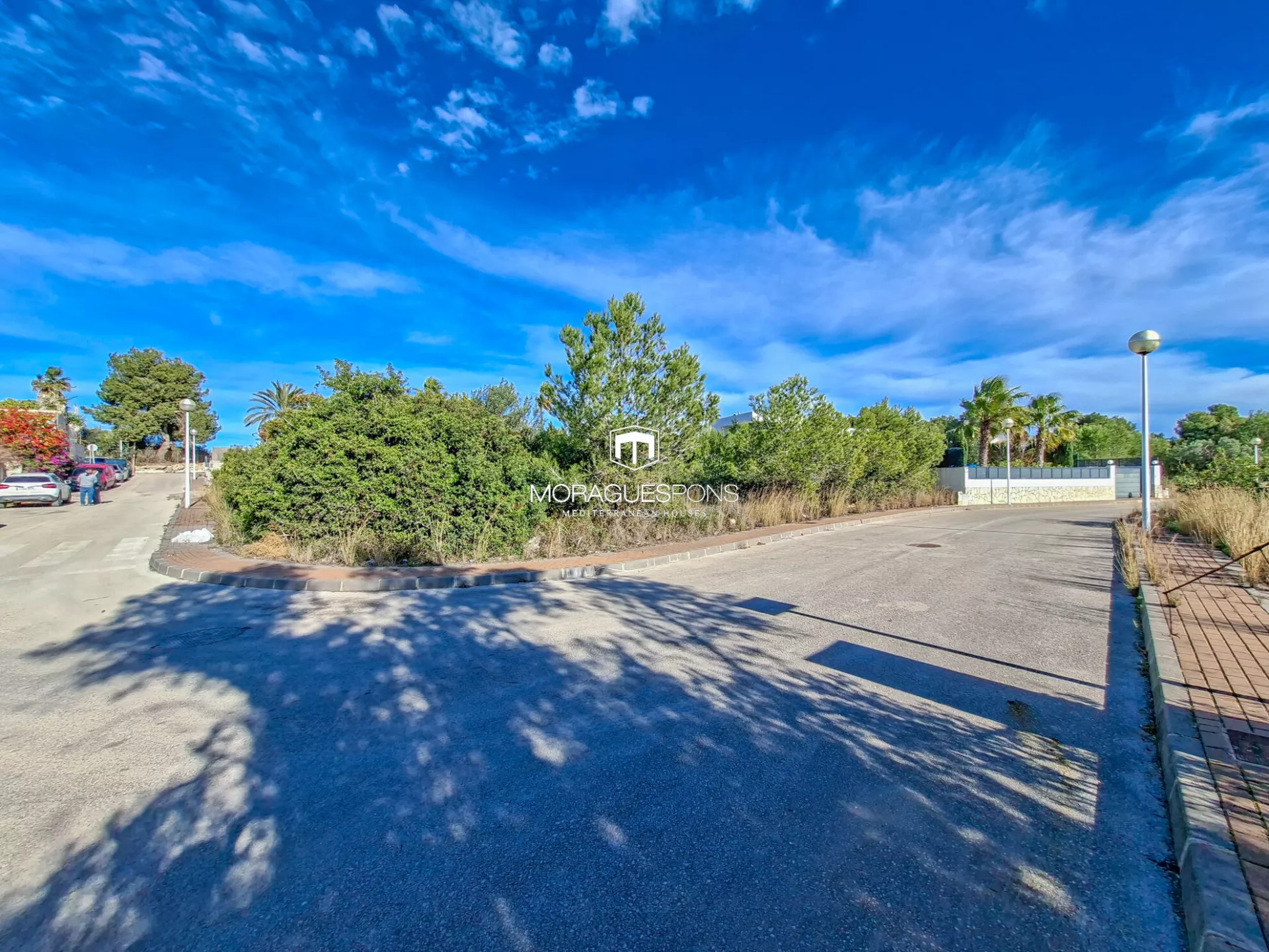 Parcela urbanizada a la venta - 4/9