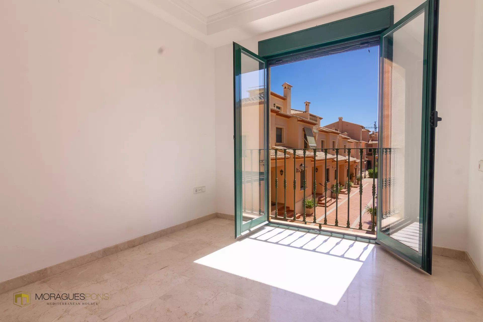 Location à long terme dans le port de Jávea - 5/10